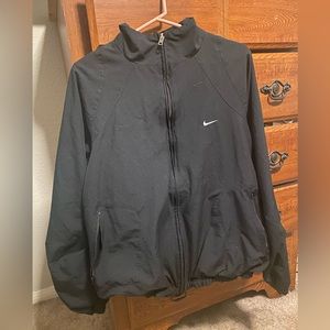 Women’s black Nike rain active wear zip up jacket size XL